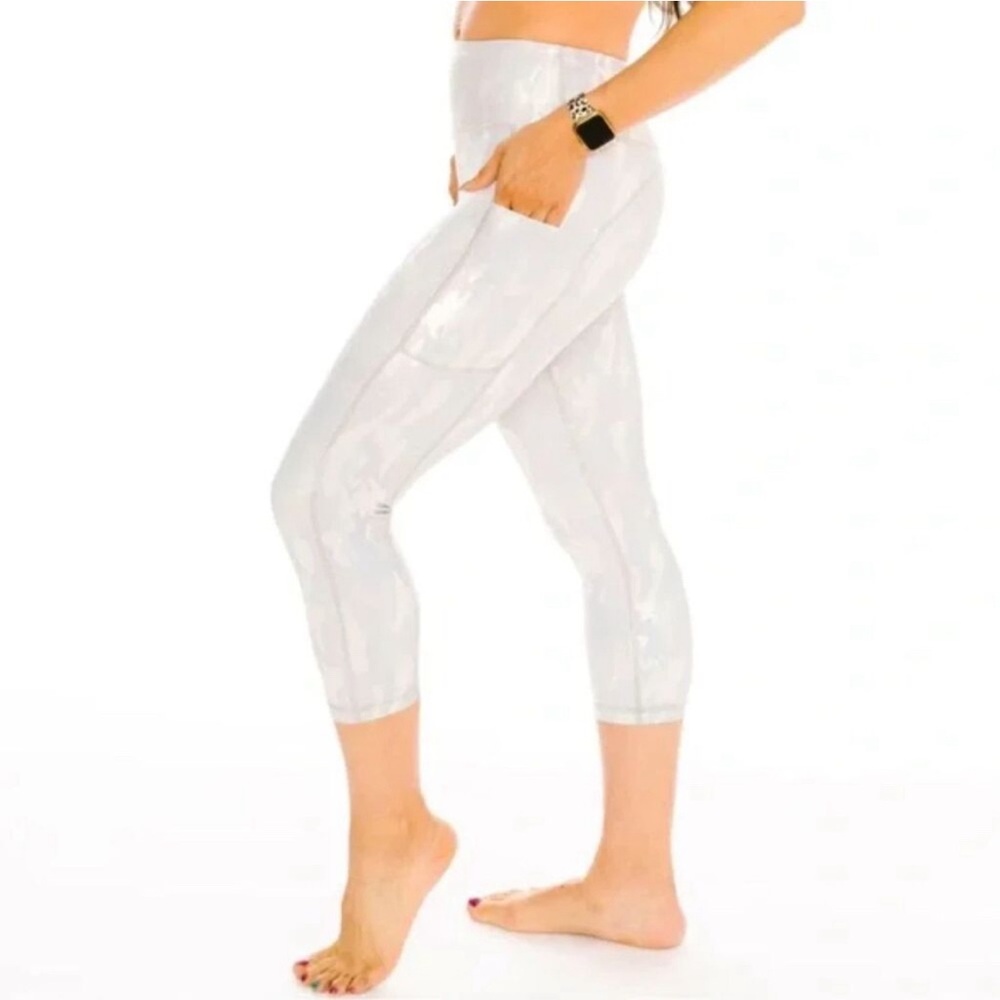 Zyia White Silver Metallic Camo Light n tight Capri